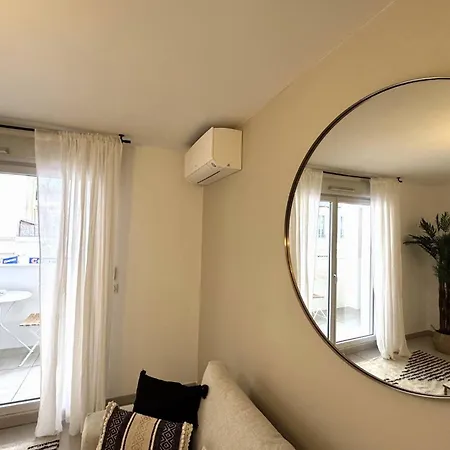 T2 - - Place Du Pin - Papon Apartment